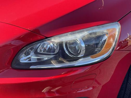 2015 Volvo S60 T6 R-Design