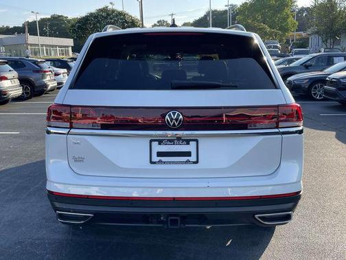Opal White 2026 Volkswagen Atlas 2.0T SE w/Technology