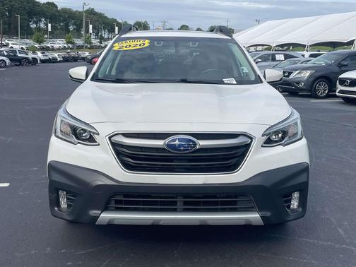 Crystal White Pearl 2020 Subaru Outback Limited