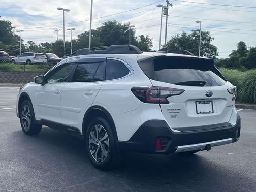Crystal White Pearl 2020 Subaru Outback Limited