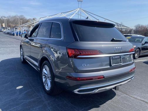 2021 Audi Q7 55 Prestige