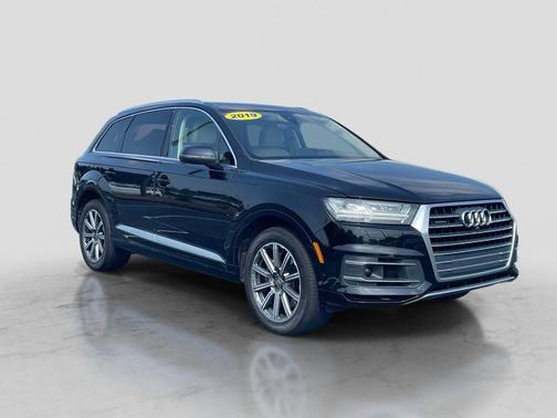 Black 2019 Audi Q7 55 Premium Plus