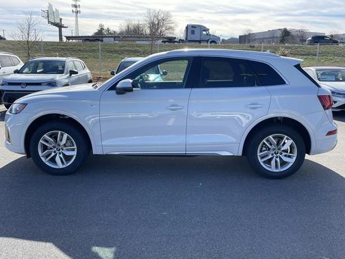 2023 Audi Q5 45 S line Premium