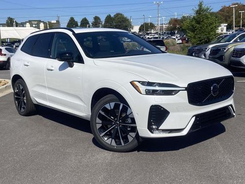 2026 Volvo XC60 B5 Plus