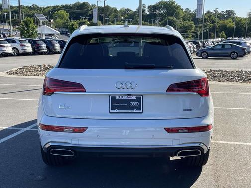 Glacier White Metallic 2023 Audi Q5 e 55 S line Premium Plus