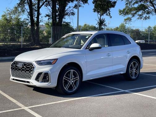 Glacier White Metallic 2023 Audi Q5 e 55 S line Premium Plus