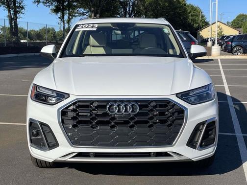 Glacier White Metallic 2023 Audi Q5 e 55 S line Premium Plus