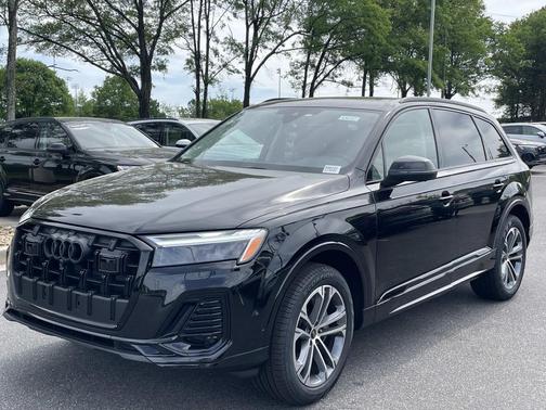 Mythos Black Metallic 2026 Audi Q7 45 Premium
