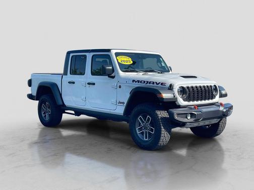 Bright White Clearcoat 2025 Jeep Gladiator Mojave 4x4