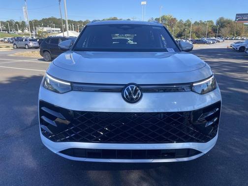 2026 Volkswagen Tiguan 2.0T SEL R-Line 4MOTION