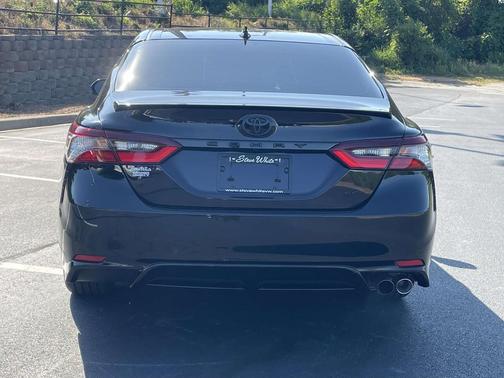 Midnight Black Metallic 2021 Toyota Camry SE