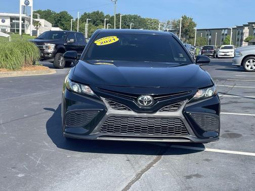 Midnight Black Metallic 2021 Toyota Camry SE