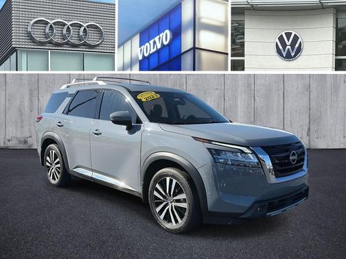 2023 Nissan Pathfinder Platinum 4WD