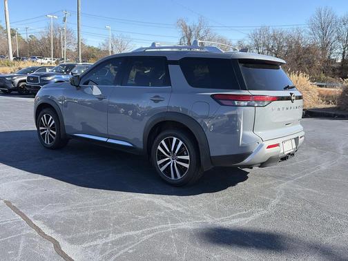 2023 Nissan Pathfinder Platinum 4WD