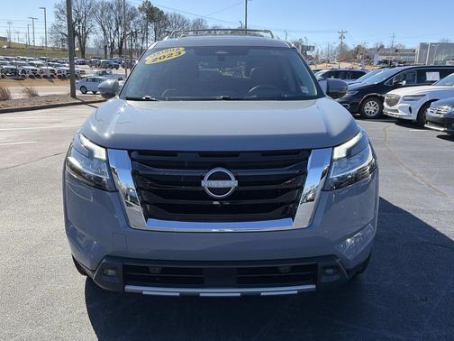 2023 Nissan Pathfinder Platinum 4WD