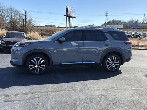 2023 Nissan Pathfinder Platinum 4WD