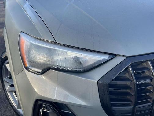 2022 Audi Q3 45 S line Premium