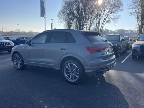 2022 Audi Q3 45 S line Premium