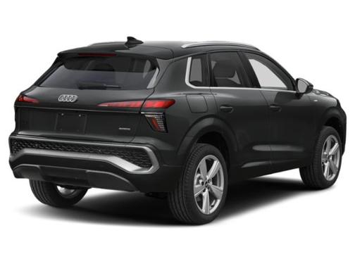 Mythos Black Metallic 2026 Audi Q3 TFSI quattro S tronic