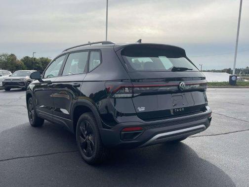 Deep Black 2027 Volkswagen Taos S