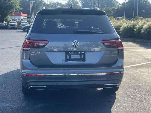 Platinum Gray Metallic 2019 Volkswagen Tiguan 2.0T SEL