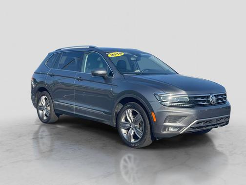 Platinum Gray Metallic 2019 Volkswagen Tiguan 2.0T SEL