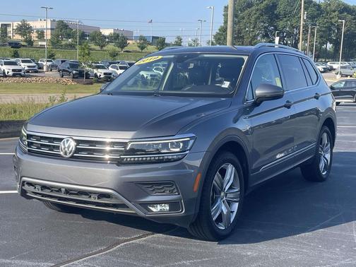 Platinum Gray Metallic 2019 Volkswagen Tiguan 2.0T SEL