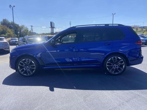 2025 BMW X7 M60i