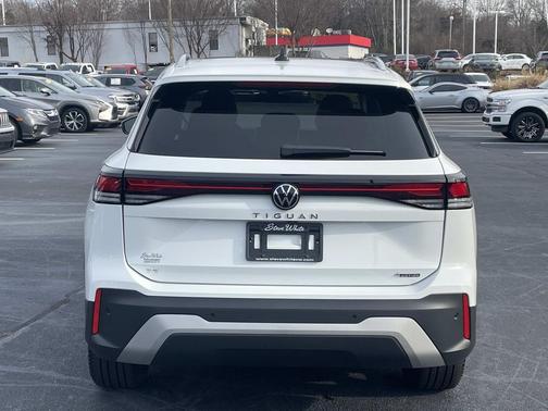 2025 Volkswagen Tiguan 2.0T SE 4MOTION