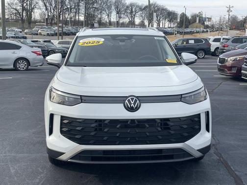 2025 Volkswagen Tiguan 2.0T SE 4MOTION