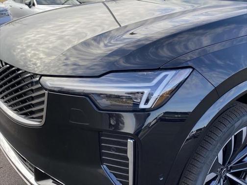 2025 Volvo XC90 Plug-In Hybrid T8 Plus 7-Seater