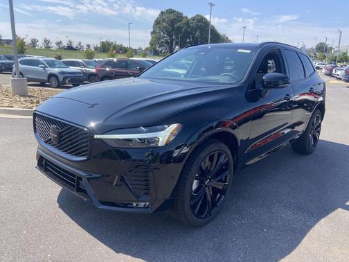 2026 Volvo XC60 B5 Ultra Black Edition