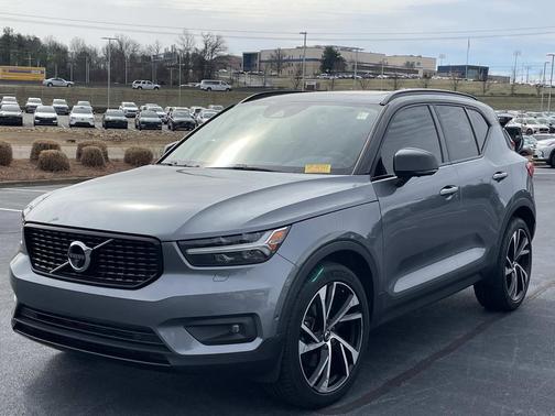 2019 Volvo XC40 T5 R-Design
