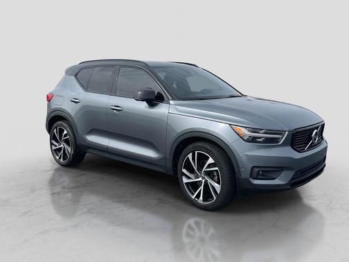 2019 Volvo XC40 T5 R-Design