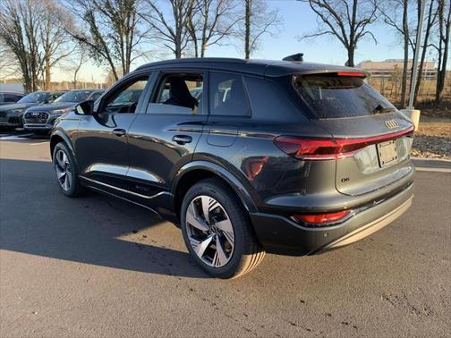 2025 Audi Q6 e-tron Premium Plus quattro