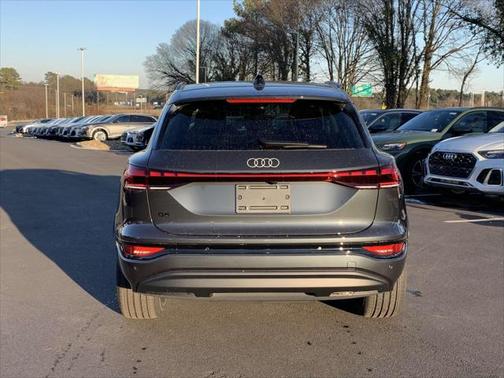 2025 Audi Q6 e-tron Premium Plus quattro