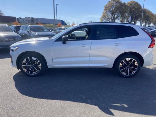 2026 Volvo XC60 B5 Plus