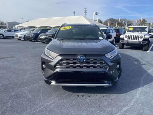 2021 Toyota RAV4 Hybrid SE