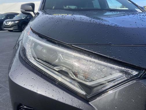 2021 Toyota RAV4 Hybrid SE