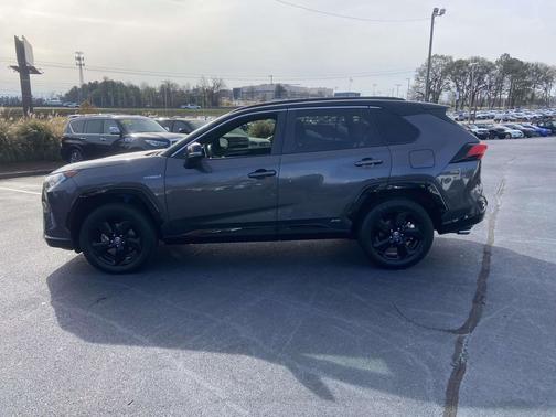 2021 Toyota RAV4 Hybrid SE