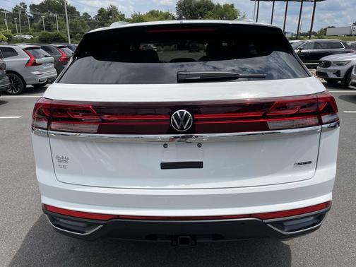 2025 Volkswagen Atlas Cross Sport 2.0T SE w/Technology 4MOTION