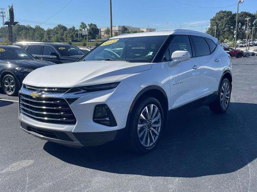 Iridescent Pearl Tricoat 2022 Chevrolet Blazer Premier