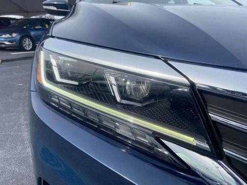 2022 Volkswagen Passat 2.0T SE