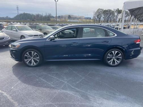 2022 Volkswagen Passat 2.0T SE