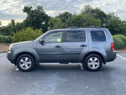 Polished Metal Metallic 2011 Honda Pilot LX