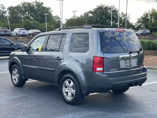 Polished Metal Metallic 2011 Honda Pilot LX