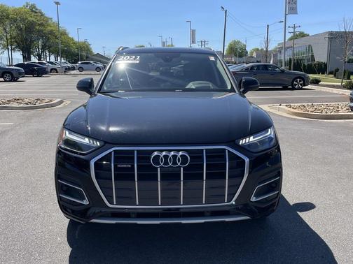 Black 2021 Audi Q5 45 Prestige