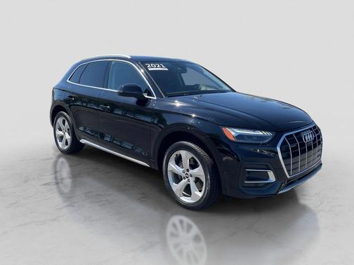 Black 2021 Audi Q5 45 Prestige