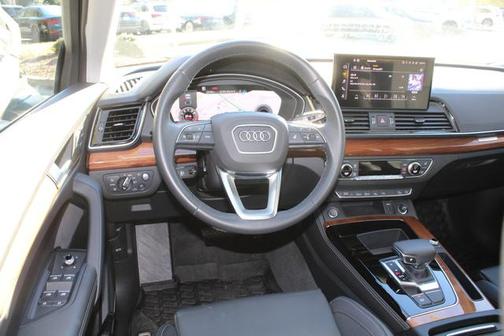 Black 2021 Audi Q5 45 Prestige