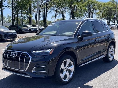 Black 2021 Audi Q5 45 Prestige